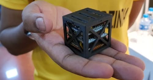 বিশ্বের সবচেয়ে হালকা উপগ্রহ নির্মাণ!!! নেতৃত্ব দিয়েছে ১৯ বছর বয়সী এক তরুণ!!!